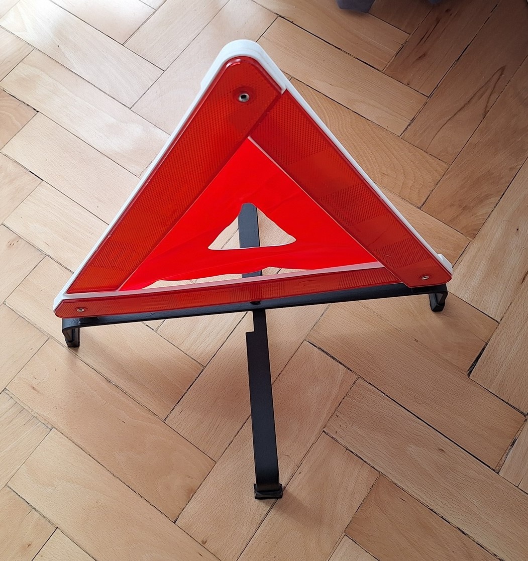 Výstražný trojuholník. - 13