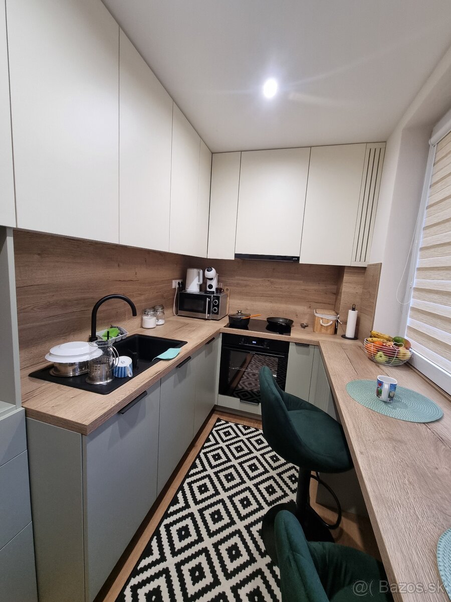 Skrina na mieru - 13