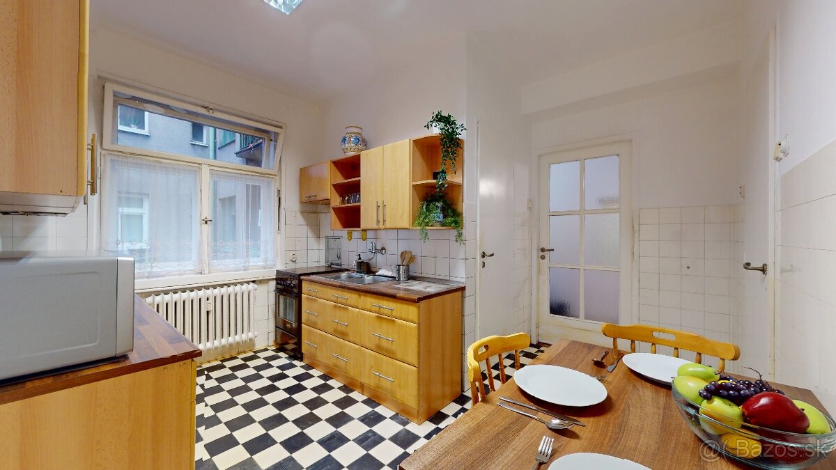 NOVÁ CENA - 4 izb. byt v absolútnom centre, terasa - 13