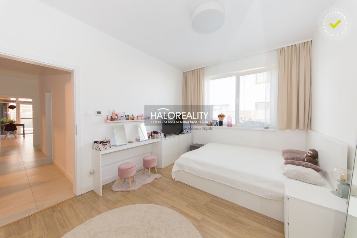 HALO reality - Predaj, trojizbový byt Slovenský Grob, Malý R - 13