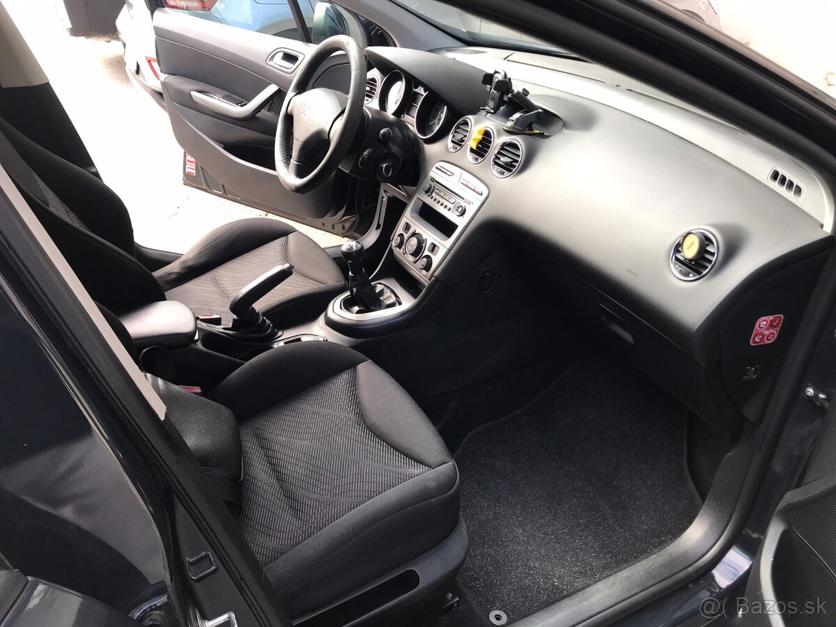 Peugeot 308, 1.4 16V 72kW, r.2010, 162 000km, STK+EK 10/2026 - 13