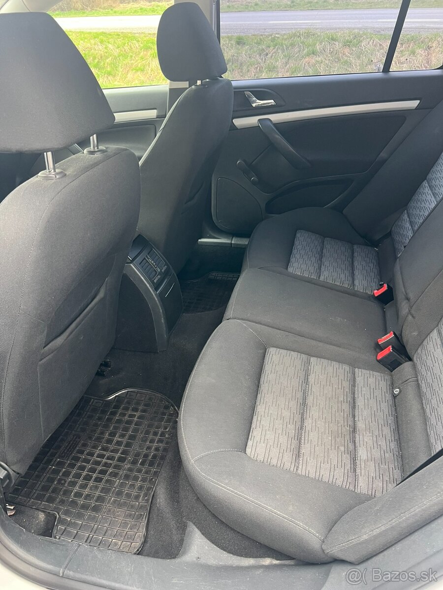 Škoda Octavia Combi 2011 1.6 TDI CR 77KW - 13