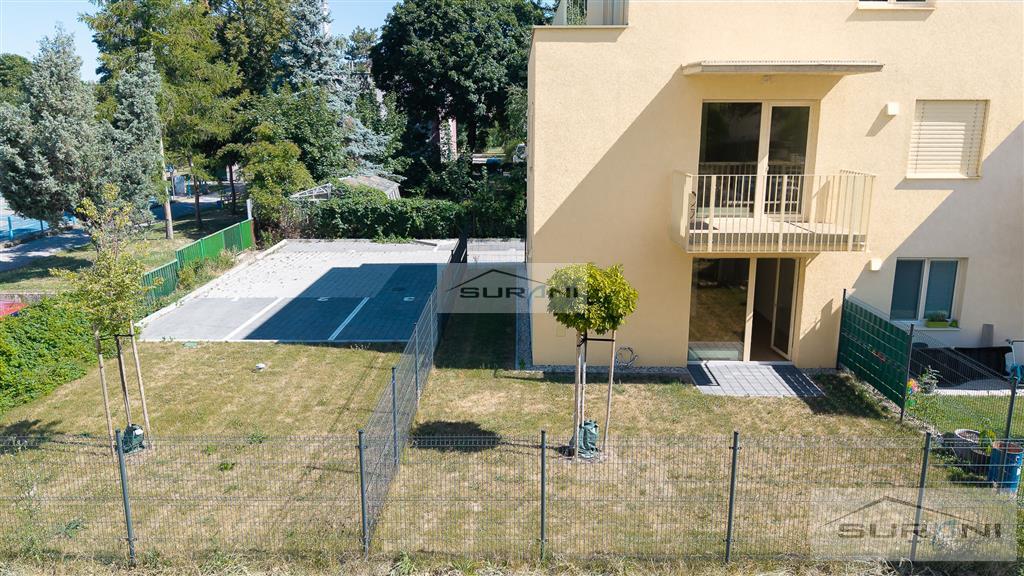 Krásny 2-izbový byt s predzáhradkou 73 m2 a parkovaním v... - 13