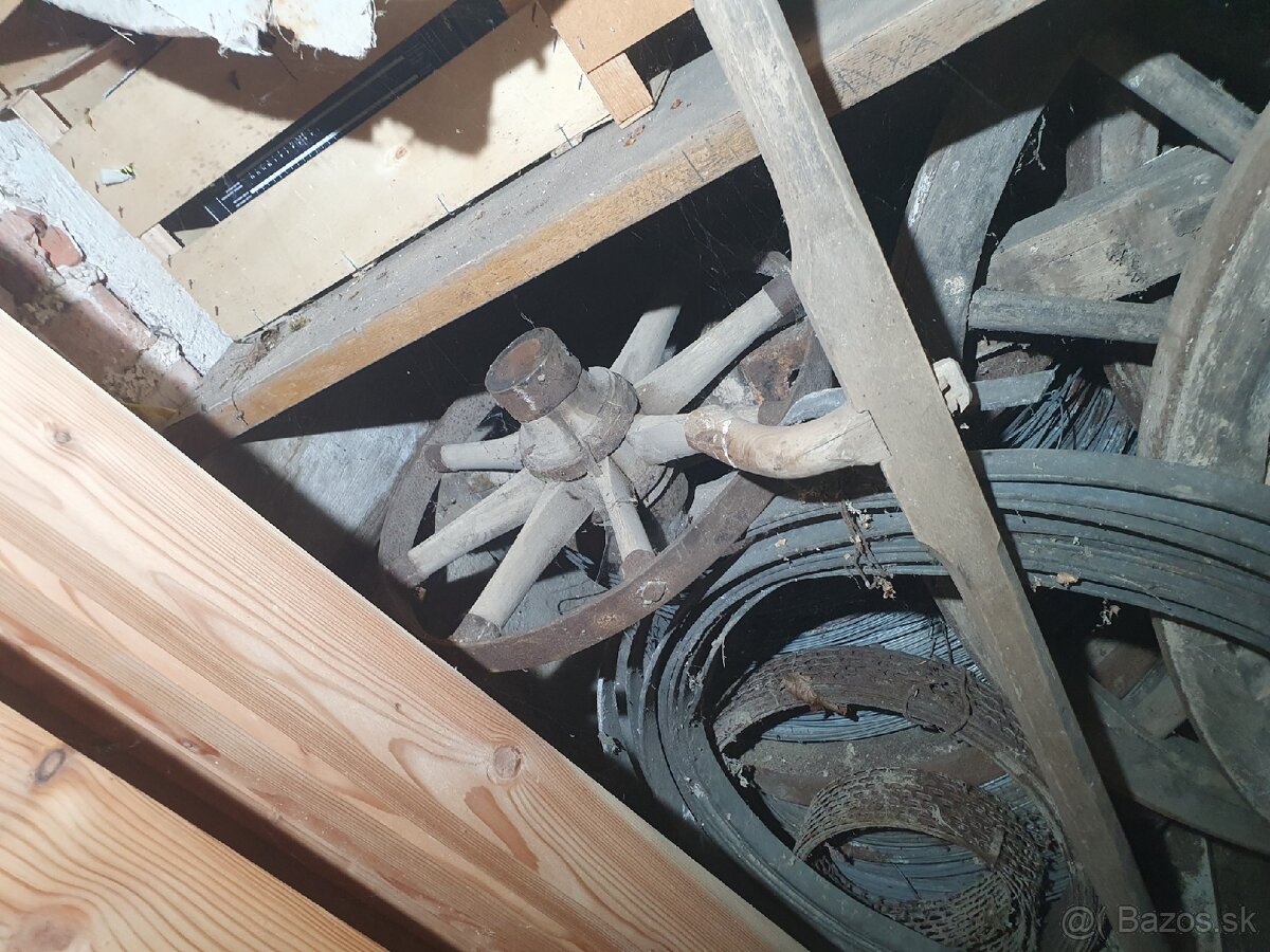 Predam 103 ročné drevene oje z voza z s kovanim z roku 1922. - 13