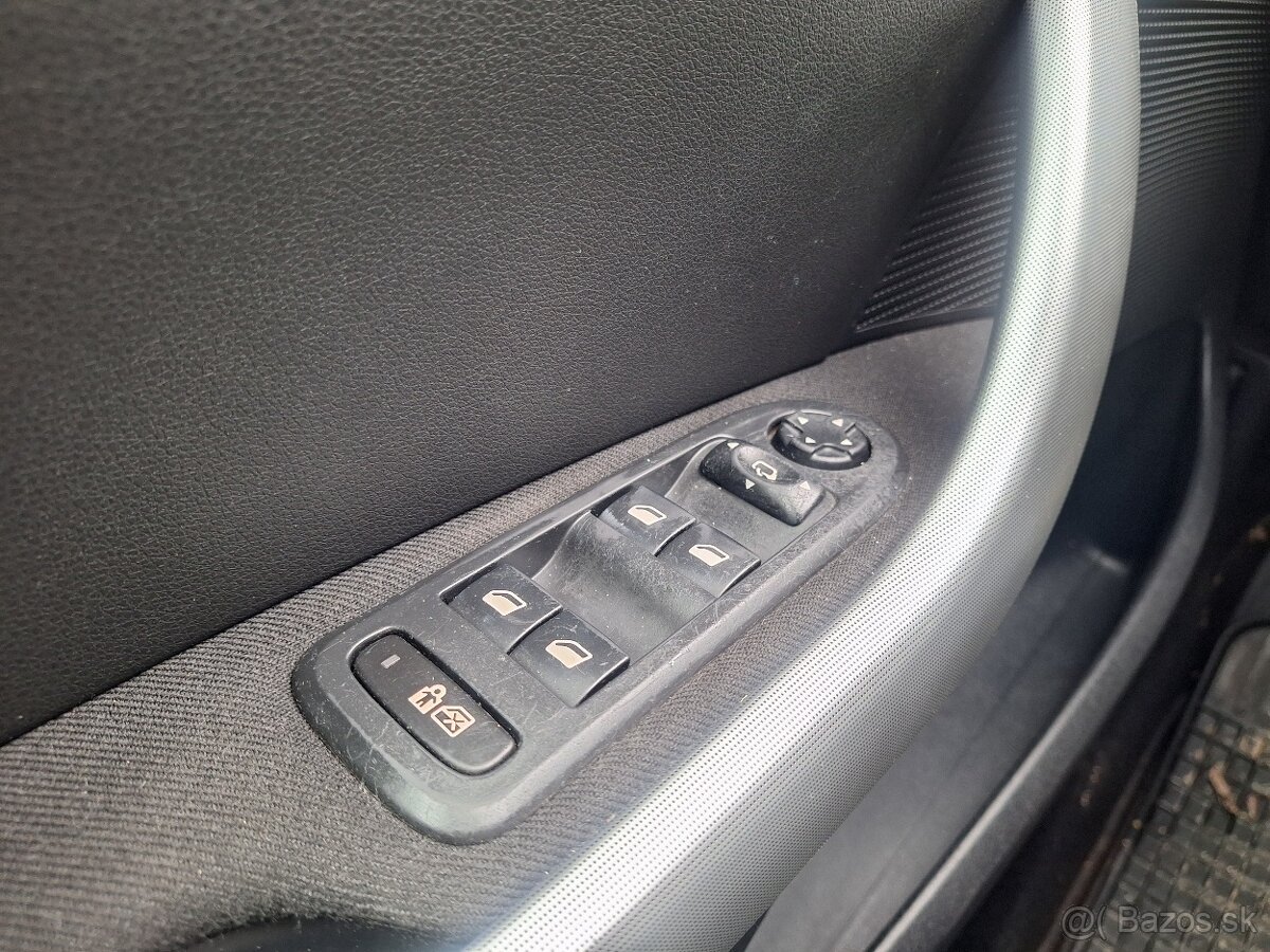 PEUGEOT 308 SW 1,6 BENZÍN AUTOMAT NOVÁ STK,EK 12/2027 - 13