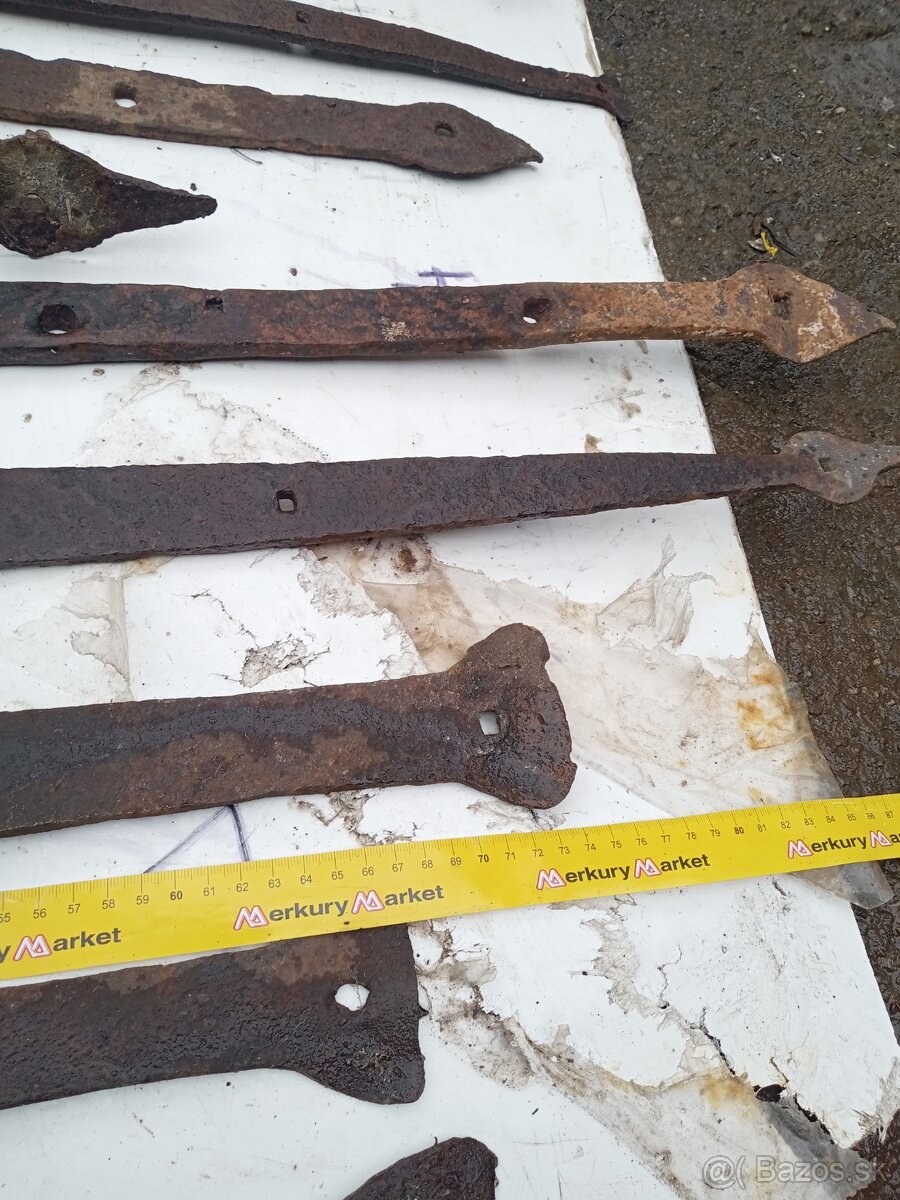 Staré pánty kus 3e - 13