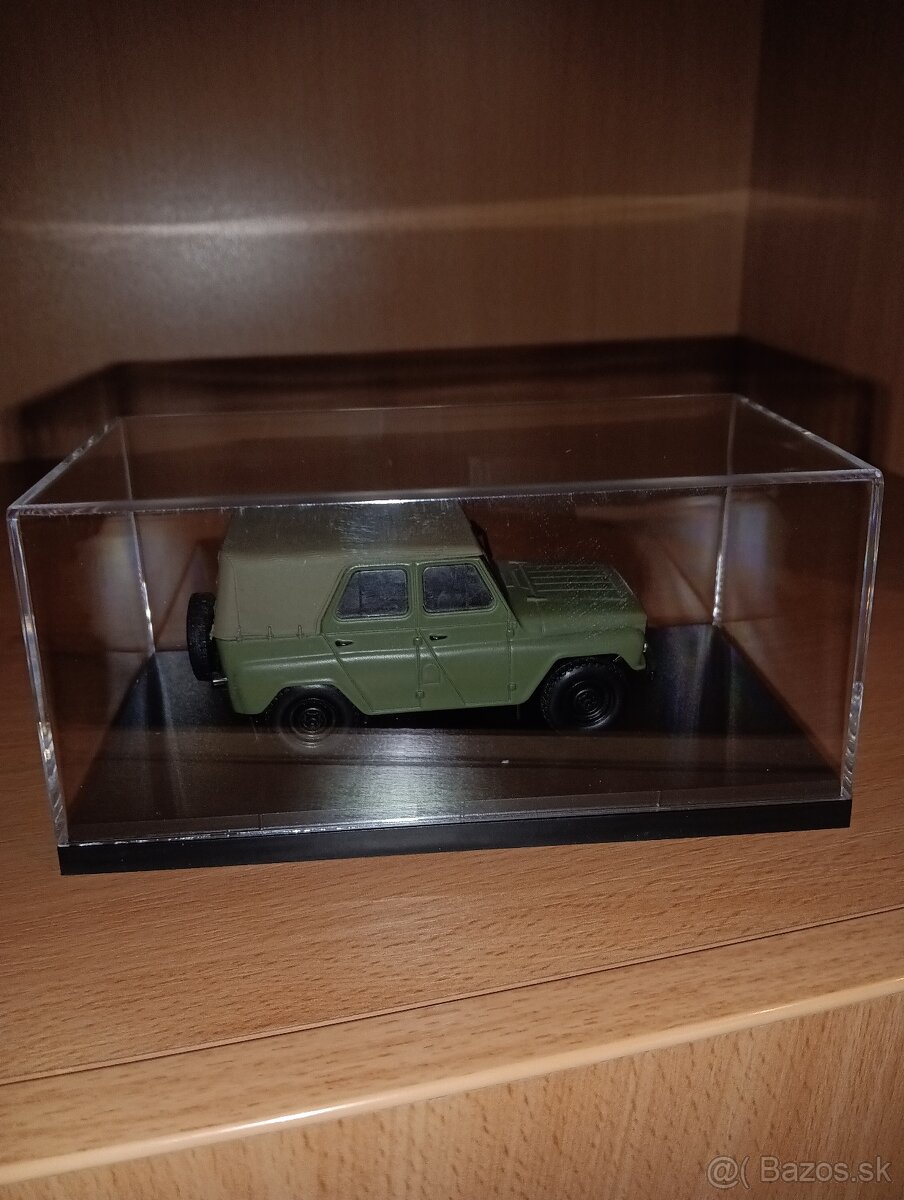 Modely - 13