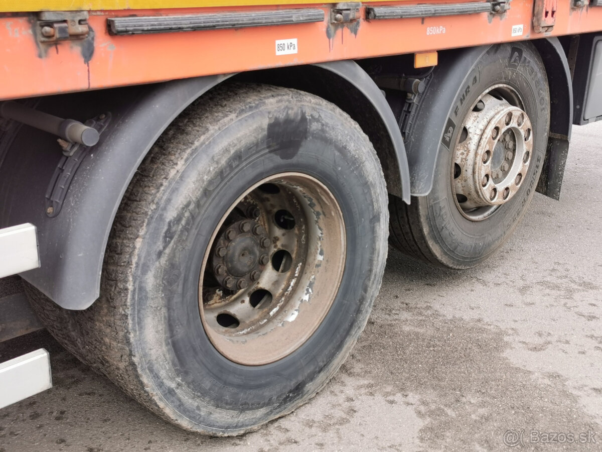 Prodám MERCEDES-BENZ AXOR 2533 L 6X2 E4 valník s hydr. rukou - 13