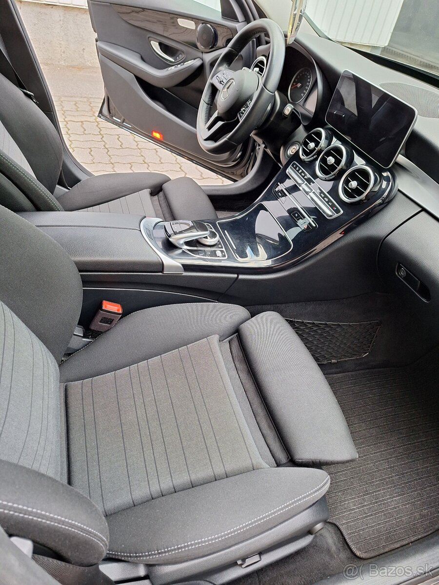 Mercedes-Benz C220d 4matic - 13