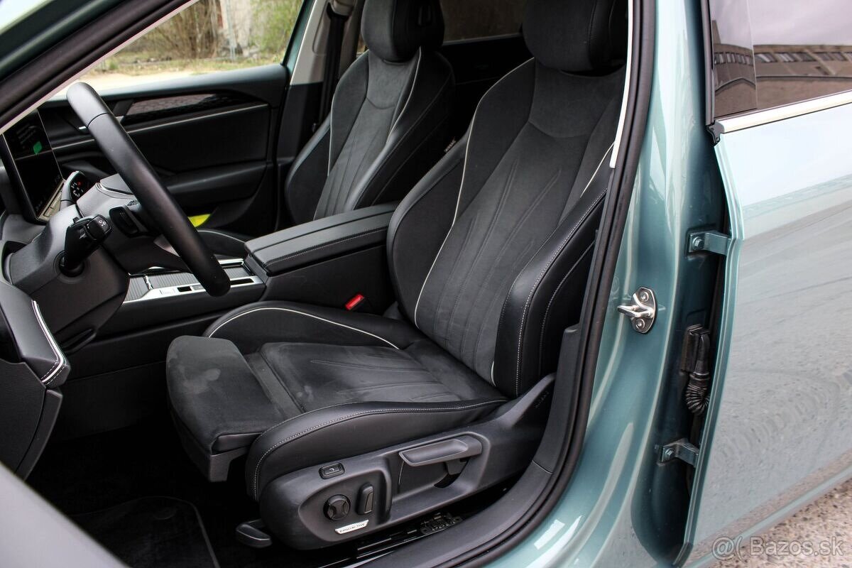 Volkswagen Passat Variant 1.5 TSI eHybrid ELEGANCE - 13
