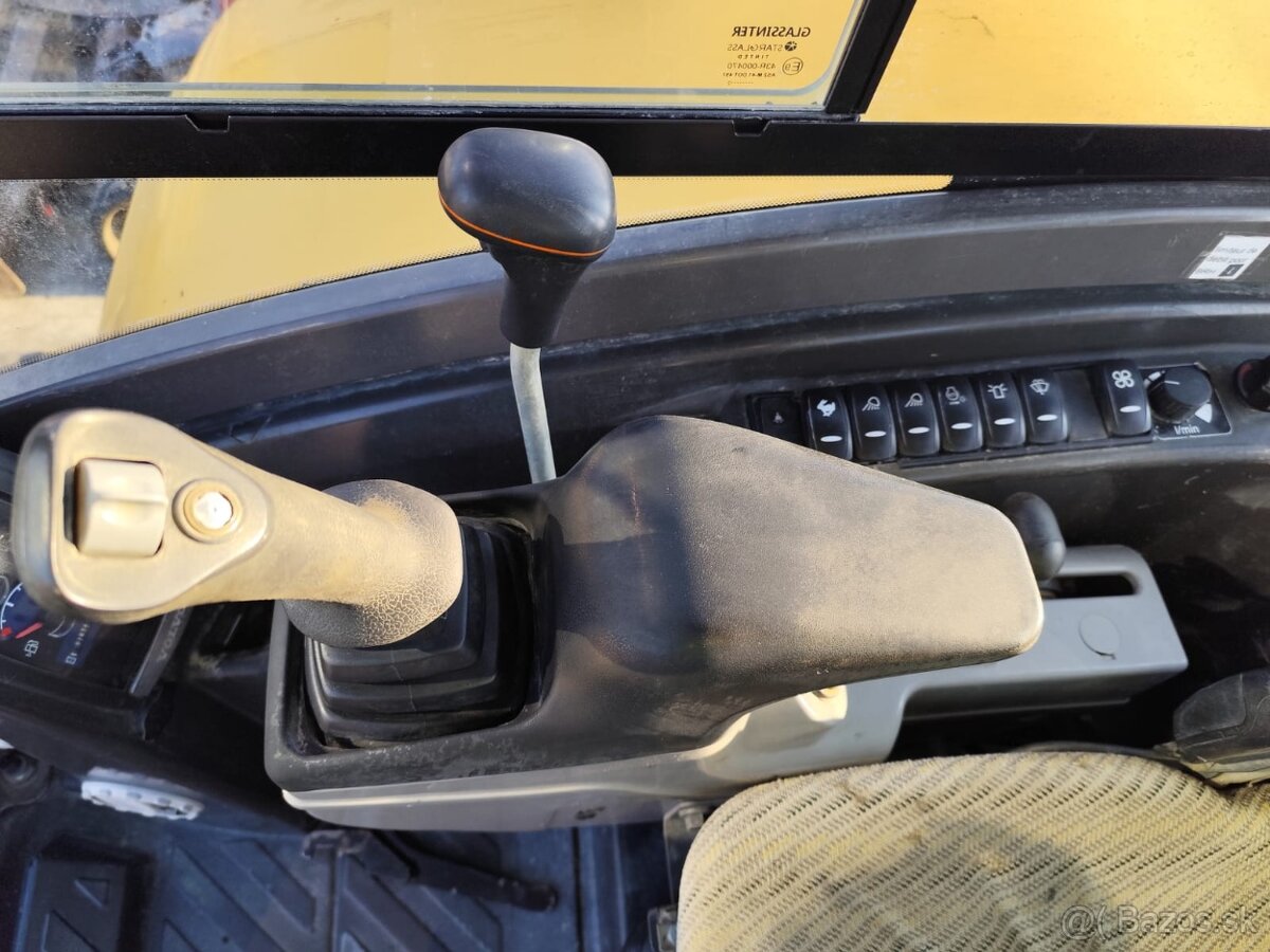 Báger Volvo, 5000kg, 3x lyžica. - 13