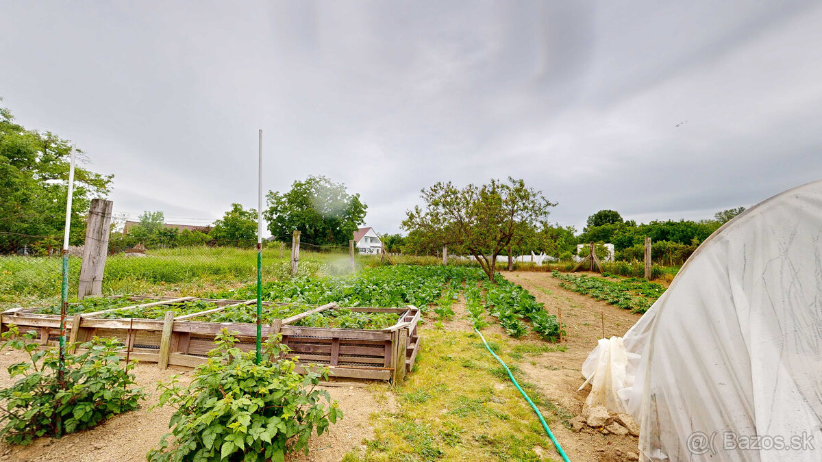 3-izbový rodinný dom s veľkým pozemkom 1454 m² - 13