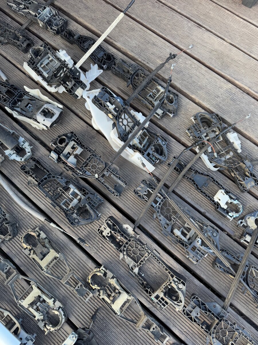 Kľučky , nosiče , lanká … VW Group - 13