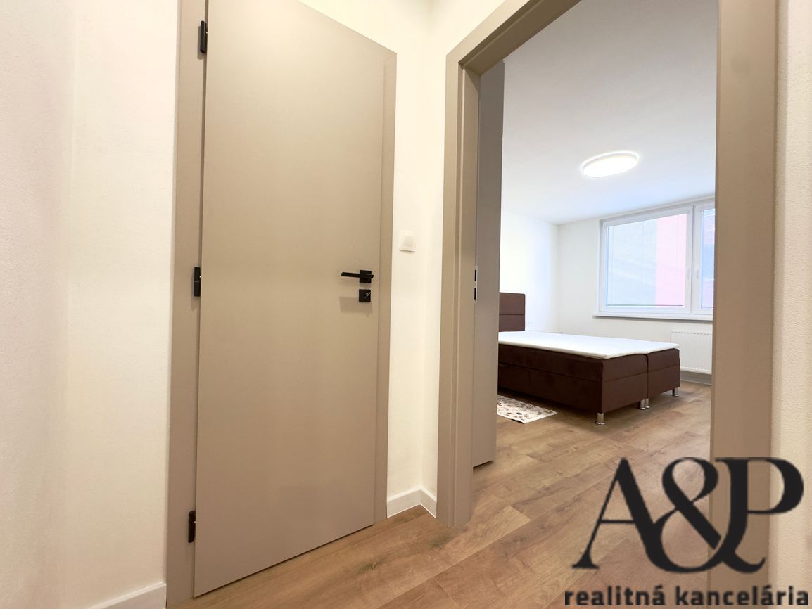 LUXUSNÝ 3 IZBOVÝ BYT V CENTRE MESTA, 68M2, NÁM. OSLOBODENIA, - 13