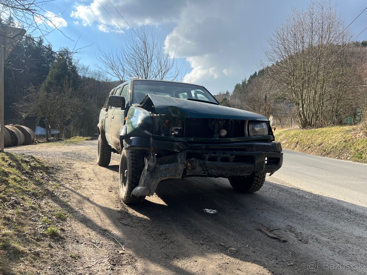 Predám Nissan navara d22 2.5 - 13