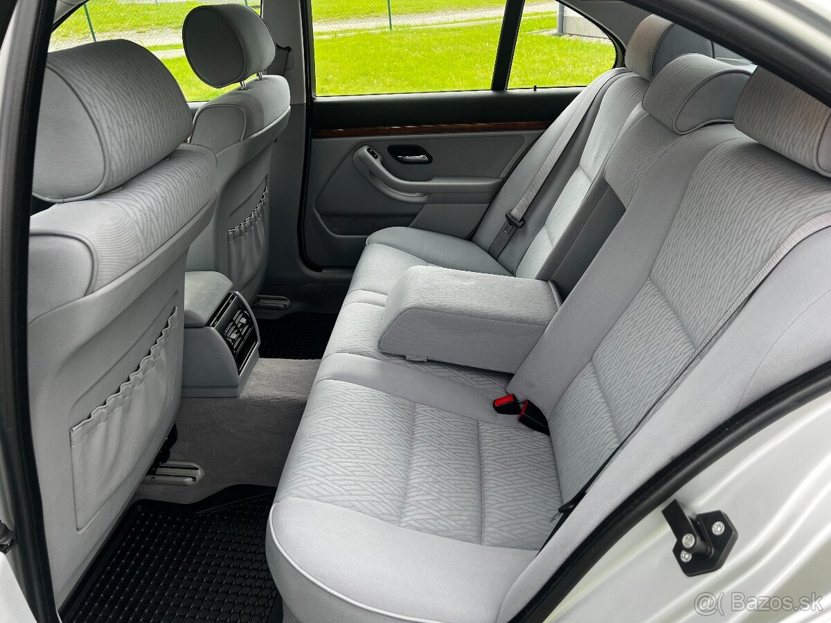 BMW Řada 5 525i PĚKNÝ STAV - 13