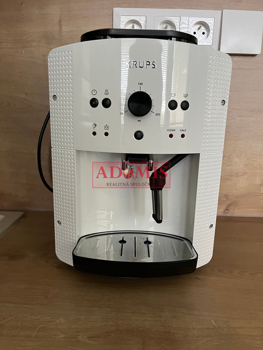 prenájom FOR RENT 4-izbový zariadený byt, ulica SNP, Košice- - 13