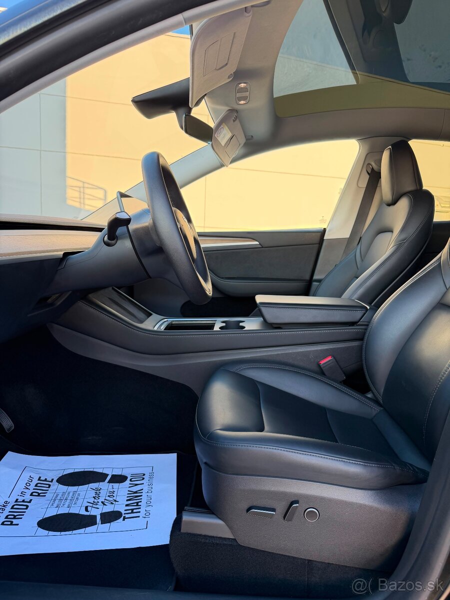Tesla Model Y Long Range Dual Motor - 13