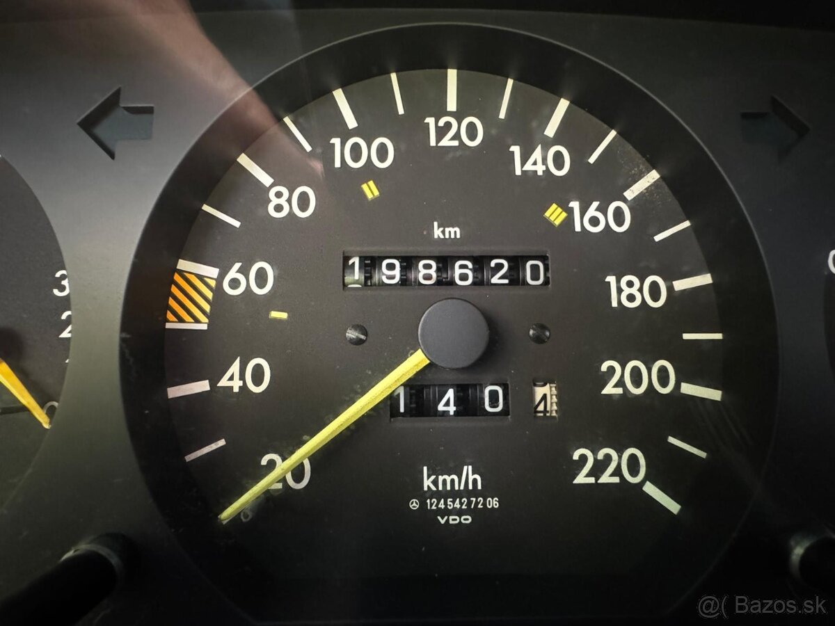 Mercedes-Benz 200 124 - 13