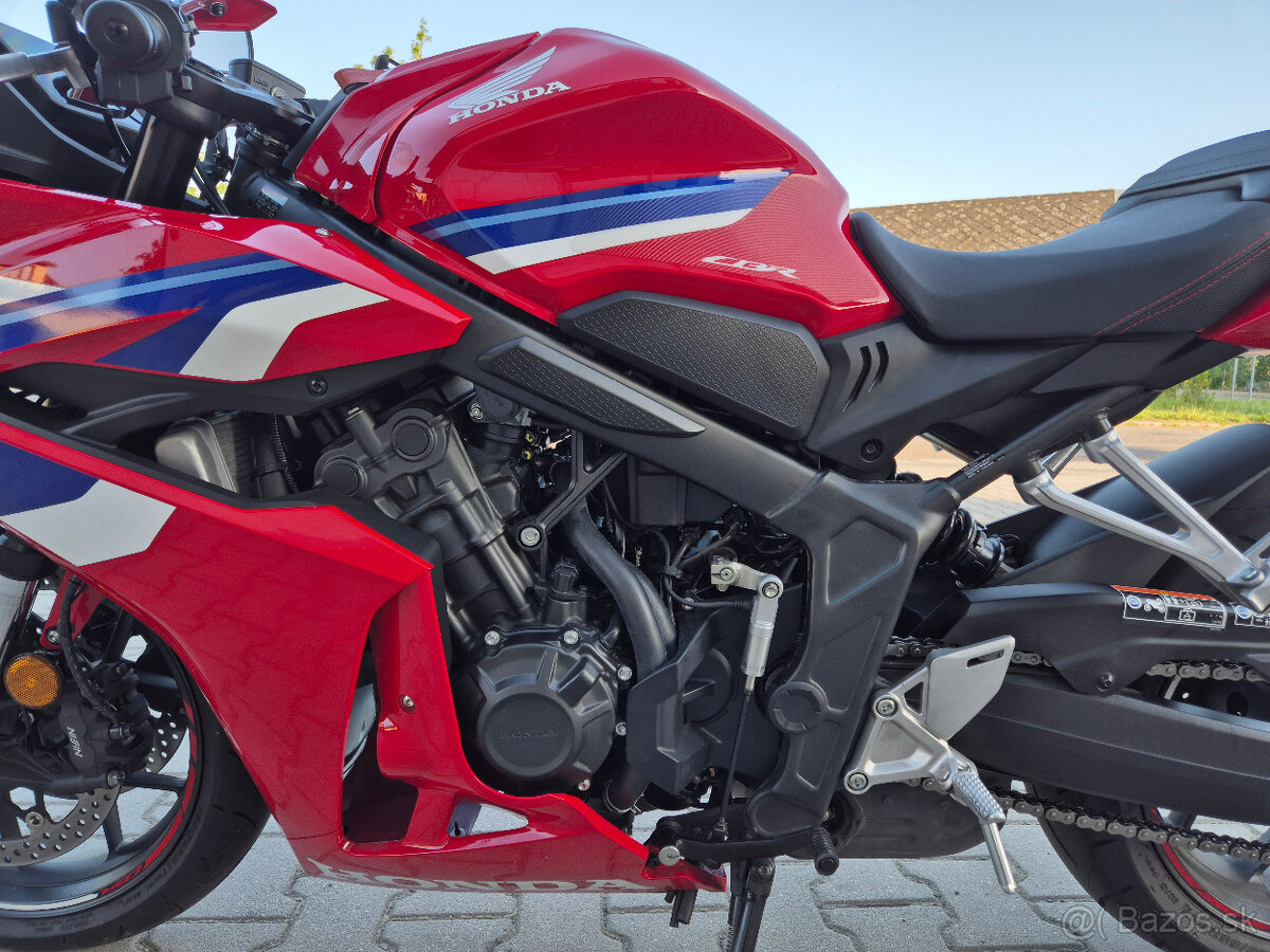 Prodám Honda CBR 650R E-clutch , r. v. 2024, ABS, TC, záruka - 13