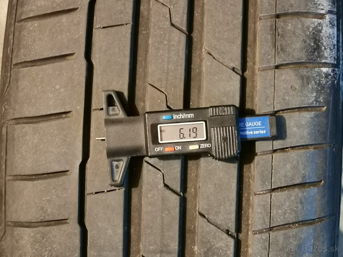 BMW 3 (G20) - originál 17" alu s letnými pneu 6+mm DOT 22 - 13