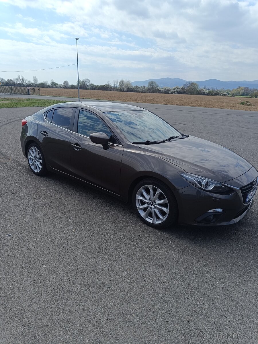 Mazda 3 benzín - 13