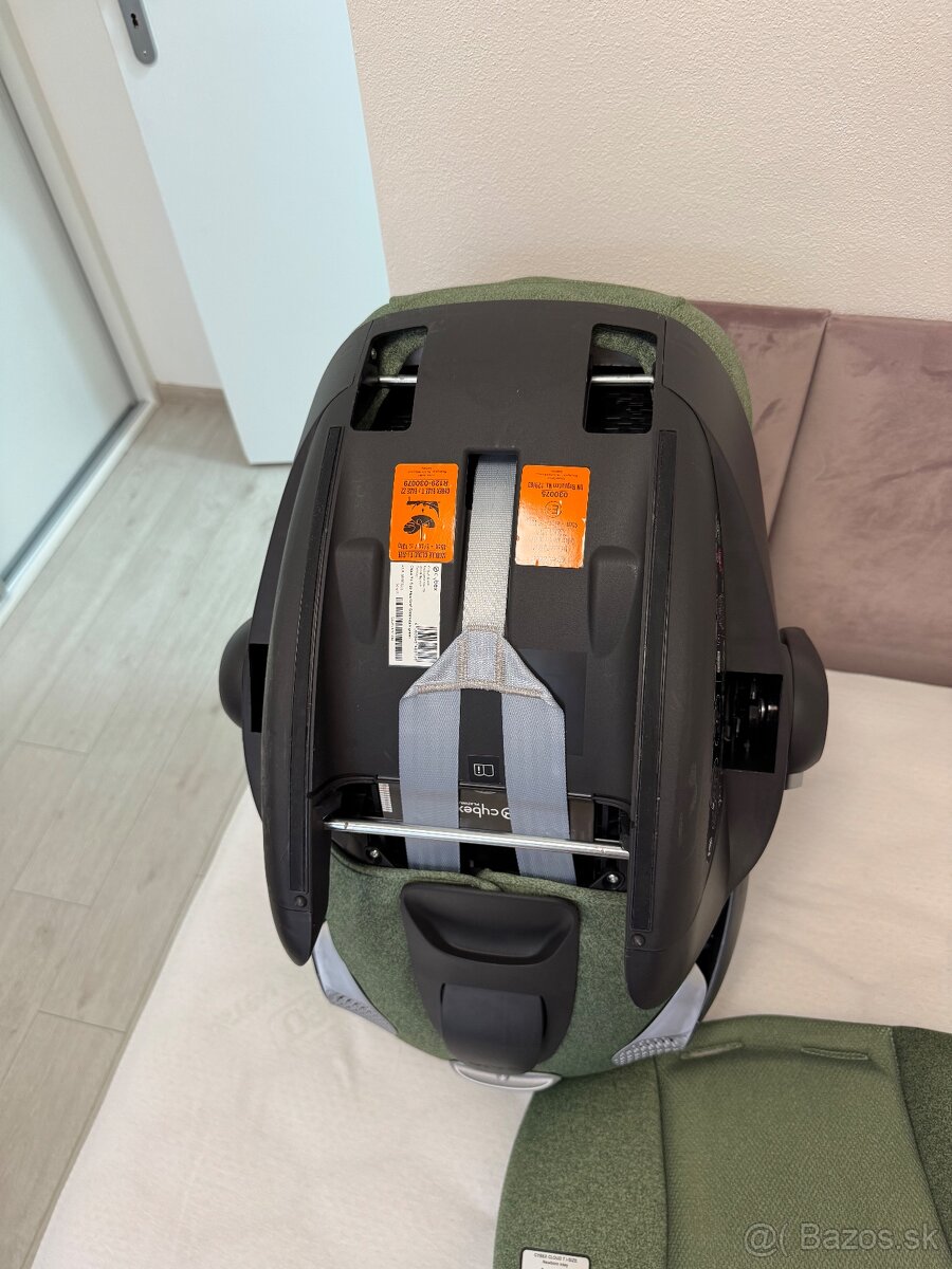 Autosedačka Cybex Cloud T i-Size Plus Platinum Green - 13