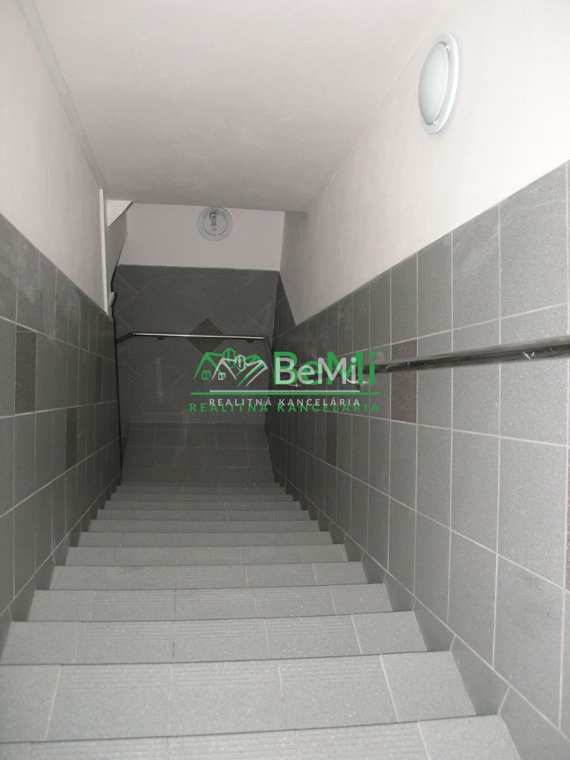 NA Predaj rodinný dom s možnosťou podnikania - 13