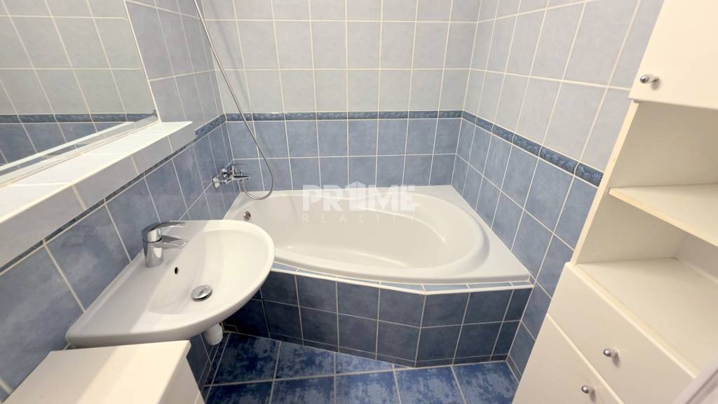 Pekný 3i byt, 3 X NEPRIECHODNÁ IZBA, LOGGIA, Furdekova ulica - 13