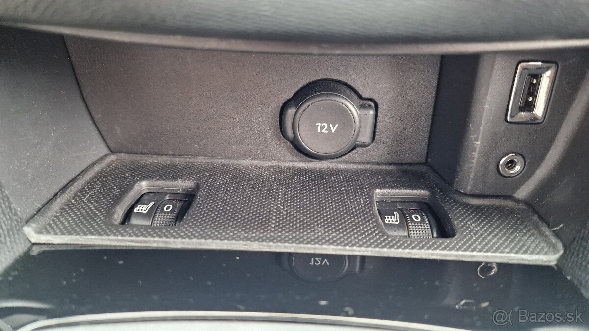 Peugeot 308 sw 1.2i 2015 111.000km - 13