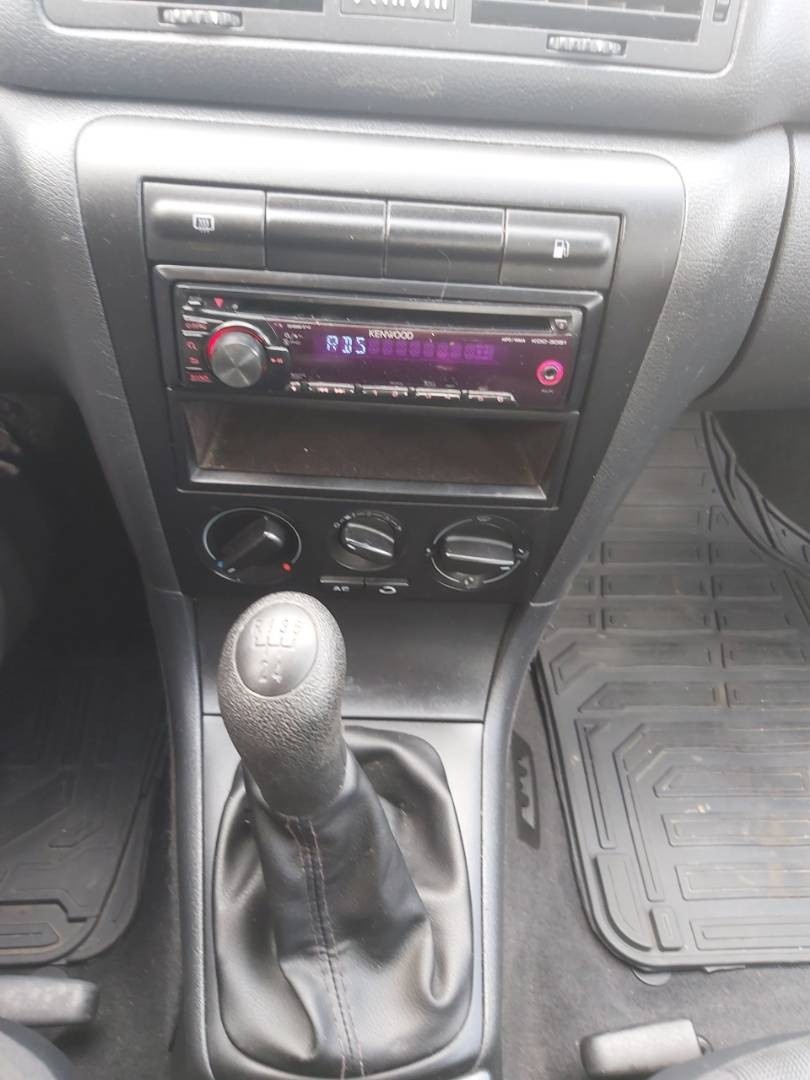 Škoda Octavia 1.6 Ambiente - 13