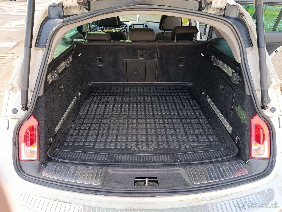 Predám Opel Insignia Sports Tourer - 13