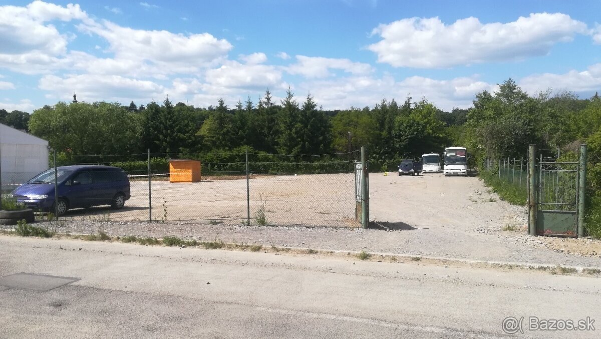 Ponúkam priestory pre montované haly v meste Prievidza. - 13