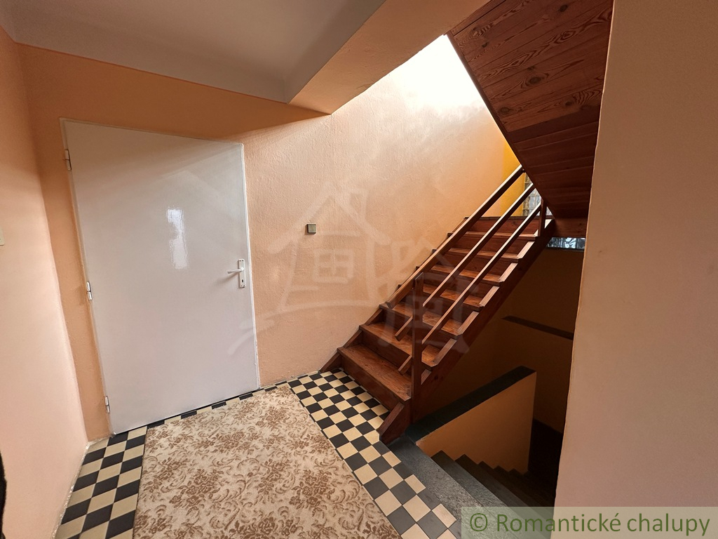 Rodinný dom s veľkým pozemkom v tichej lokalite Hurbanova - 13