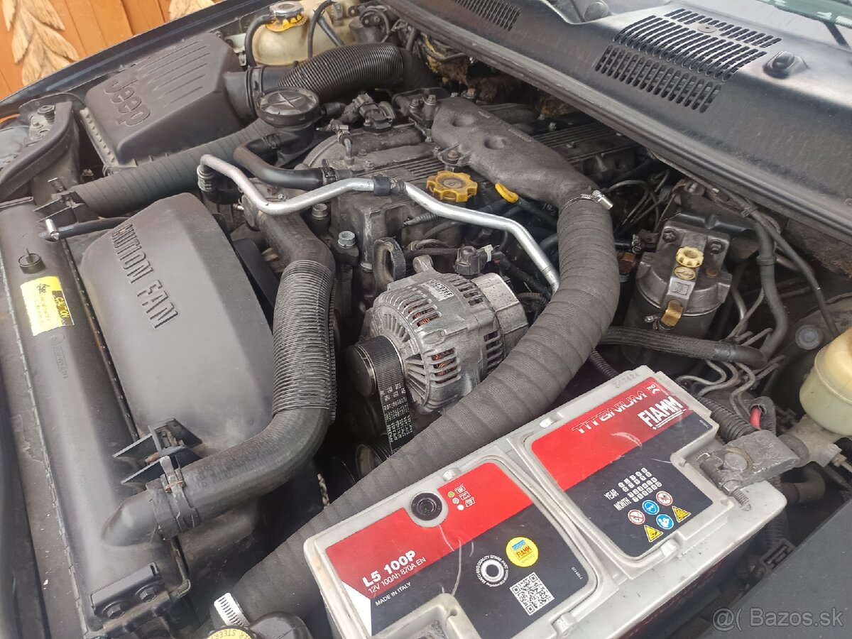 Jeep Grand Cherokee 3.1 TD rv 2000. Laredo (4x4) - 13