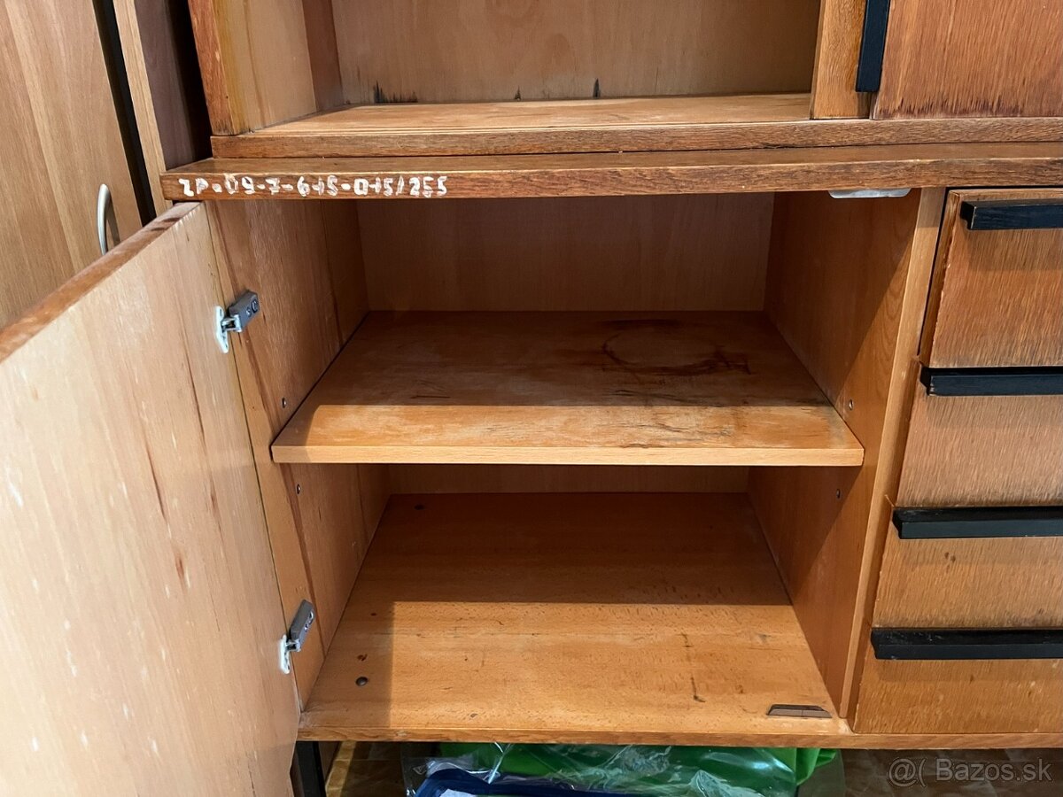 Stoličky - Skrine - Postele - Stoly - 13