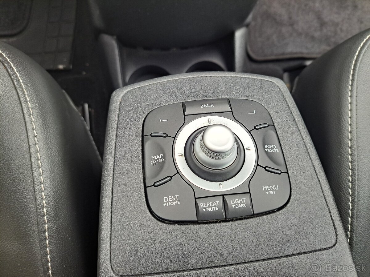 Renault Scenic 1.2 85kw,NAVI,KŮŽE,BOSE,MODEL 2014 - 13