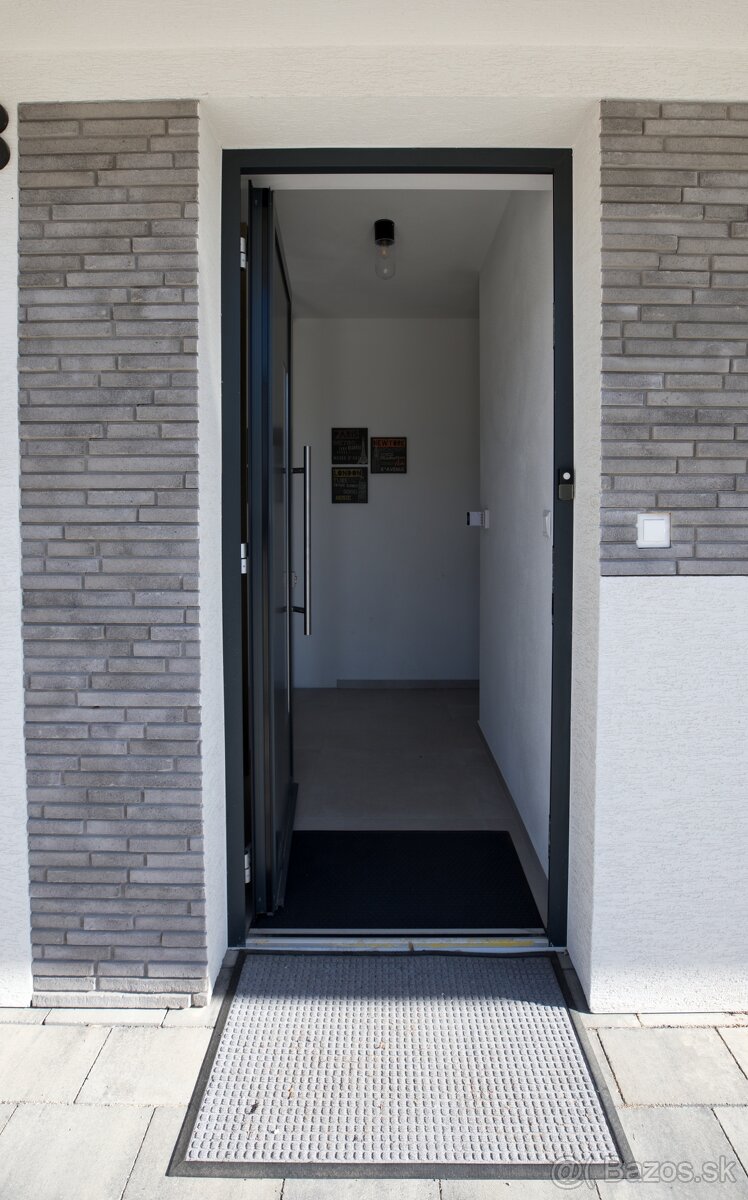 ZNÍŽENÁ CENA Predaj 4 izbový rodinný dom nedaleko Piešťan - 13