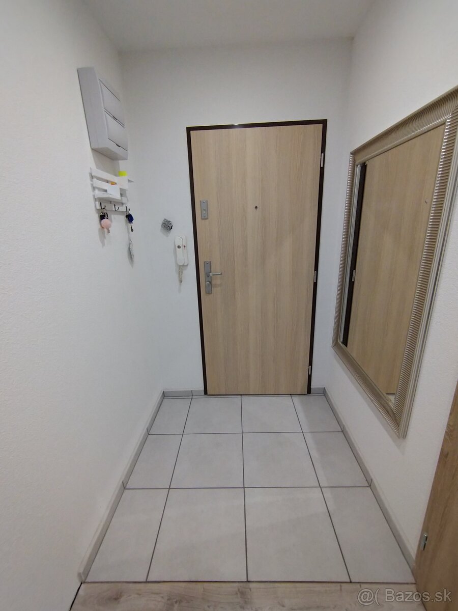 Rekonštrukcie, stavby a práce v interiéry a exteriéry - 13