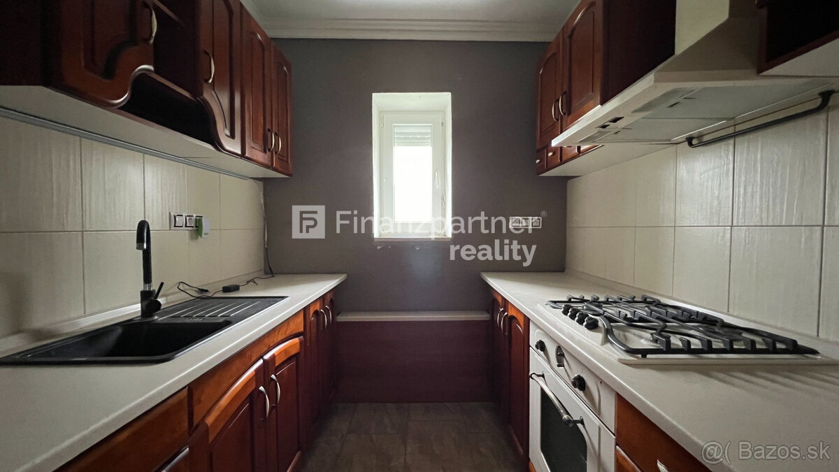 Rodinný dom s pozemkom 1396 m², Šurany, Nové Zámky - 13