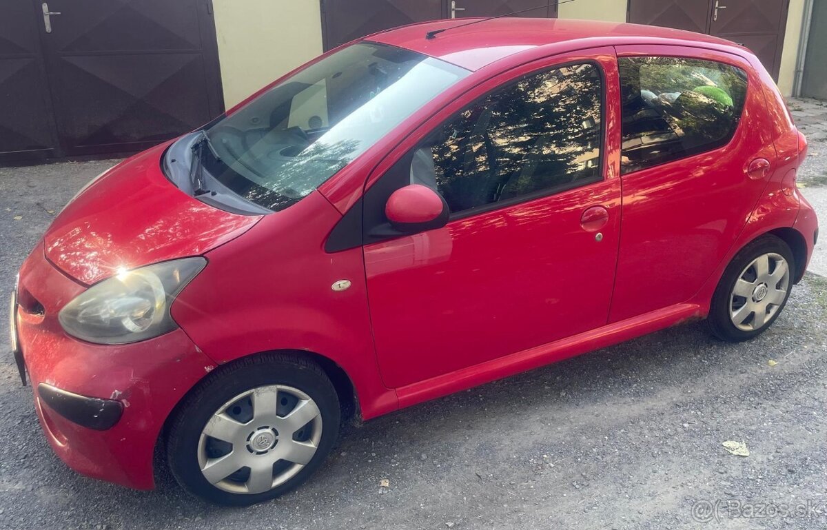 TOYOTA AYGO 1.0 , rok výroby 2007 - 13
