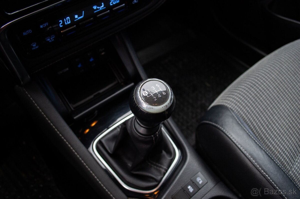 Toyota Auris 1.6 l D-4D - 13