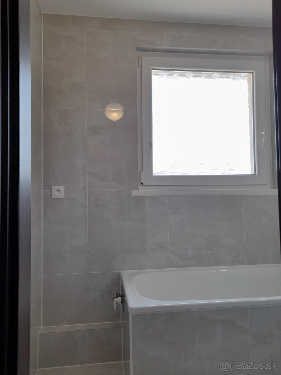 Rezervovaný kompletne zrekonštruovaný 4-izbový byt - 13