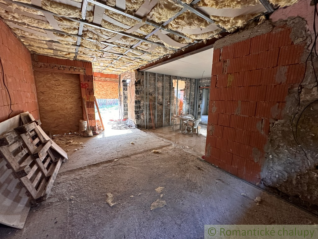 Znížená cena Rozostavaný rodinný dom v kľudnej uličke v - 13