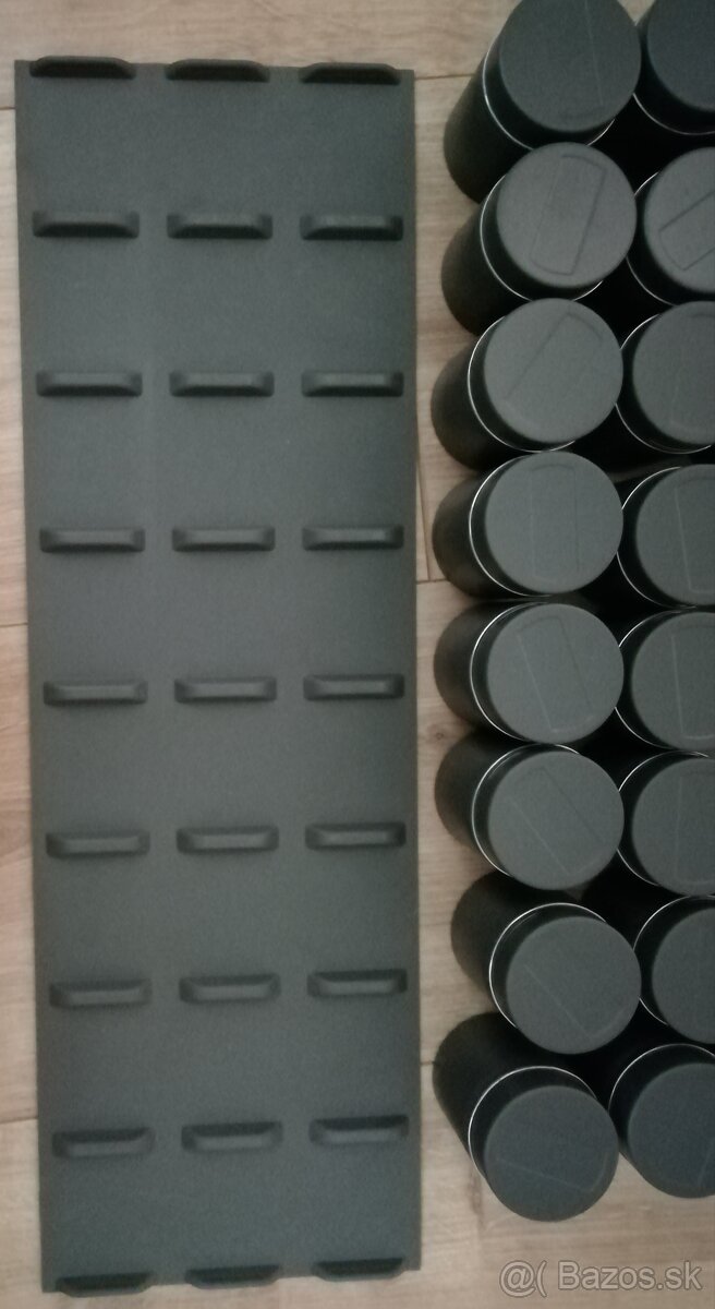 Nohy,Na sporak,Koreničky do zásuvky, Príborník do zásuvky - 13