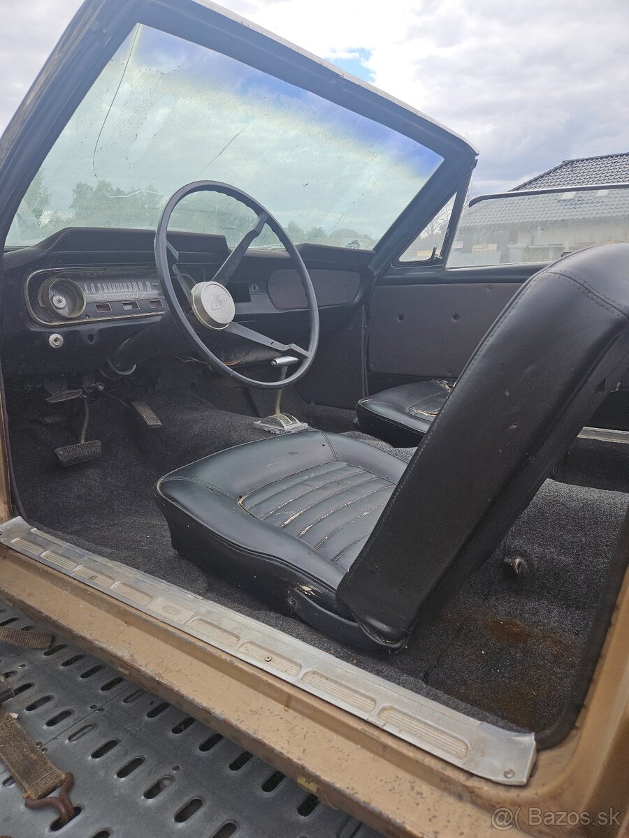 Ford Mustang V8 Cabriolet - 13