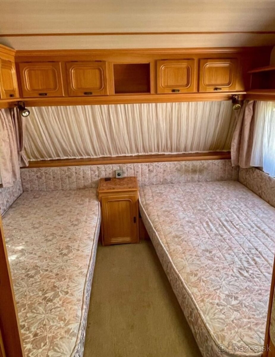 Karavan obytný přívěs LMC - 13