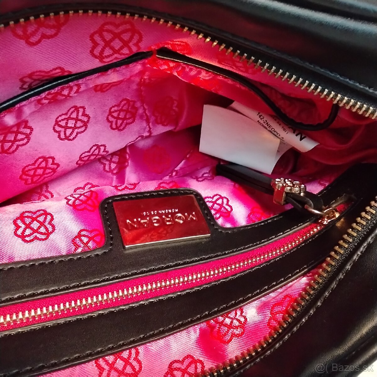 Elegantná čierna prešívaná crossbody kabelka MORGAN - 13