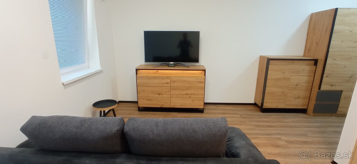 Prenájom exkluzívny 1- izbový byt + garáž , Chtelnica - 13