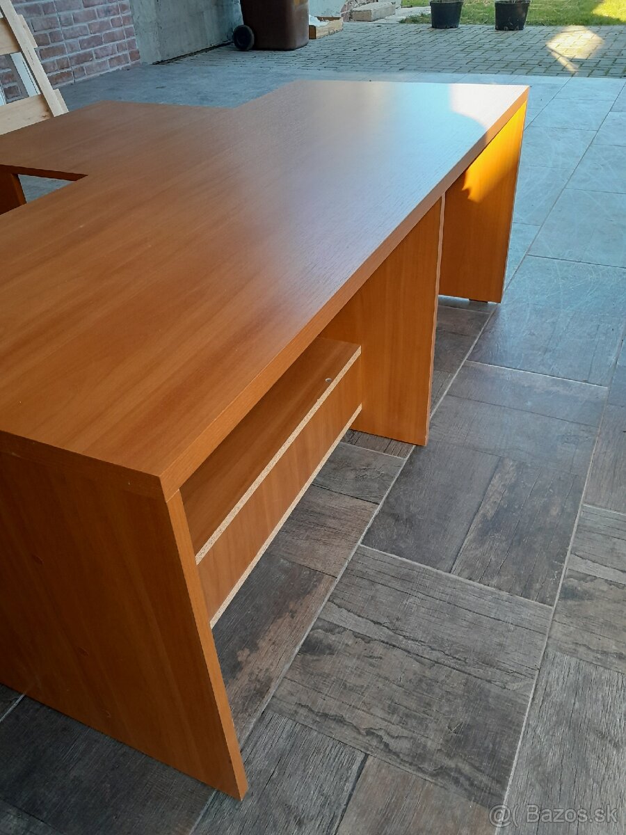 Stolík pod televízor. - 13